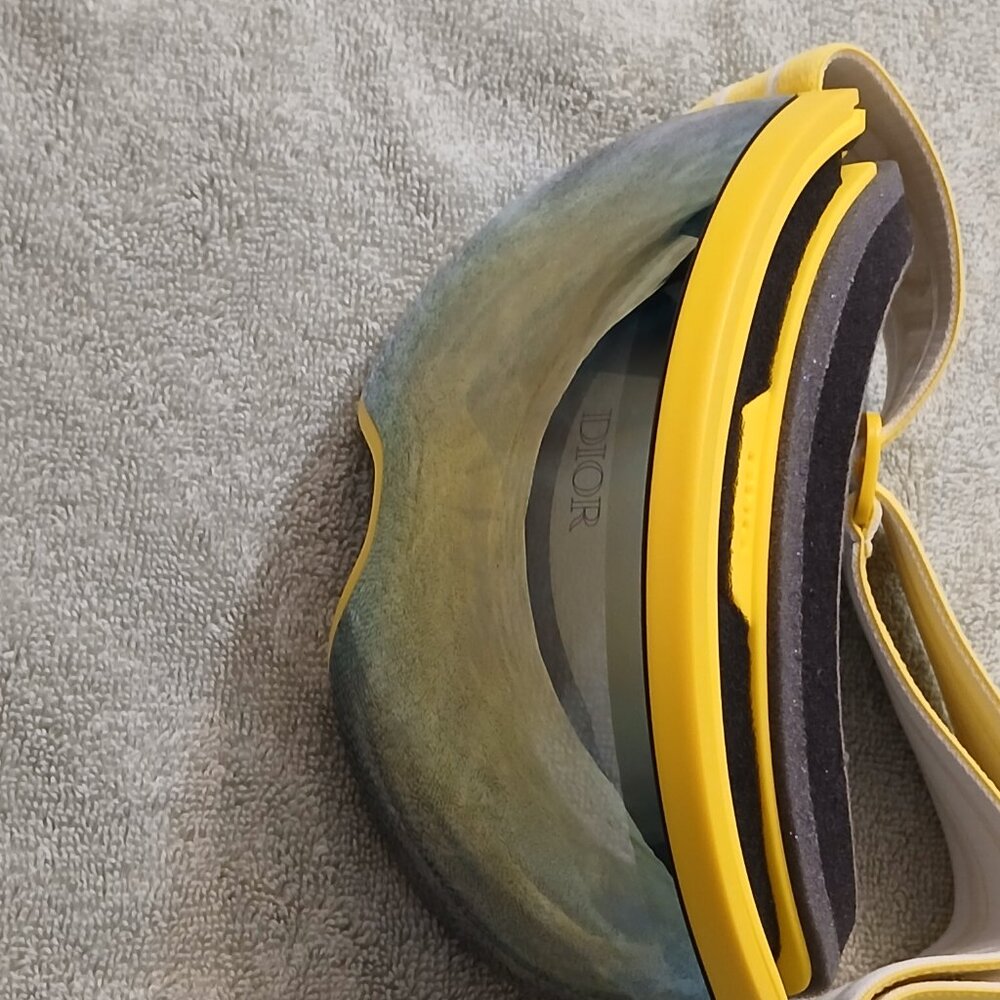 Dior Yellow Mirrored Ski Goggles Unisex ( Check The Gloves In My Listings) - Picture 4 of 8